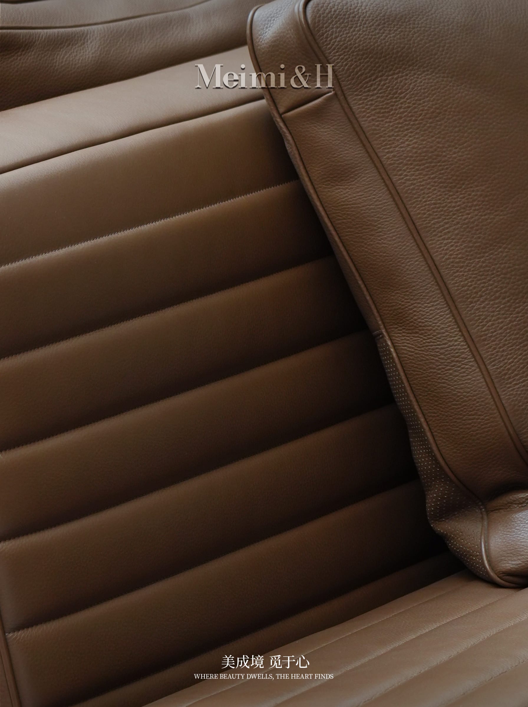 Roger's Sofa detail 7